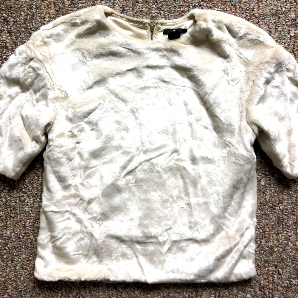 Off-white shiny and fluffy t-shirt